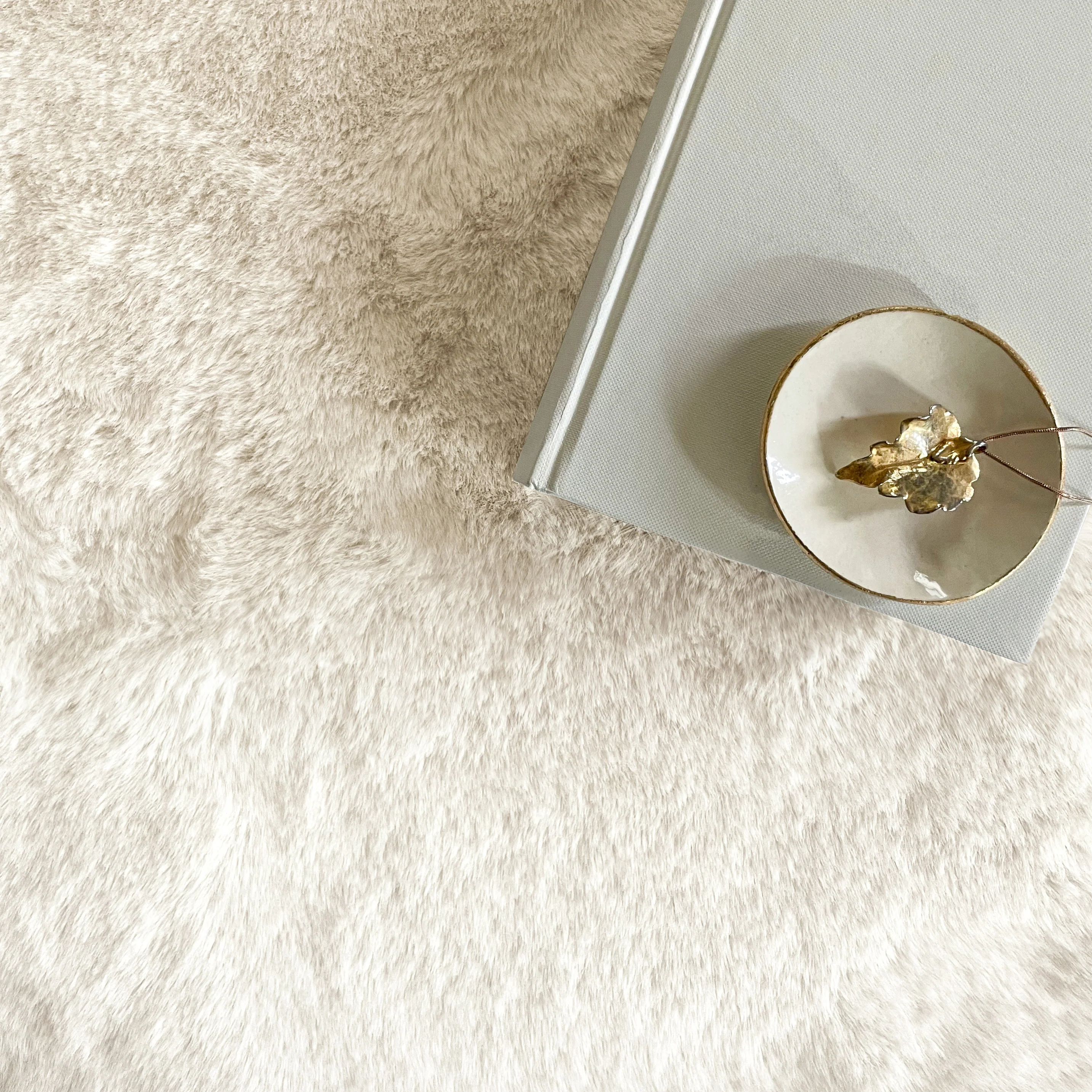 Cozy Fur - Ivory - Image 8